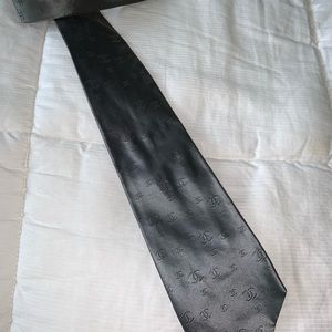 Genuine CHANEL Men’s metallic grey silk tie